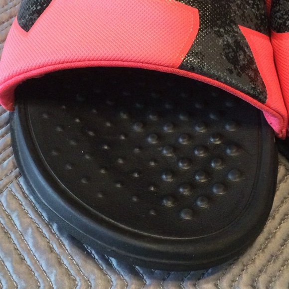 Under Armour size 11 pink and black slides for women - Picture 2 of 7